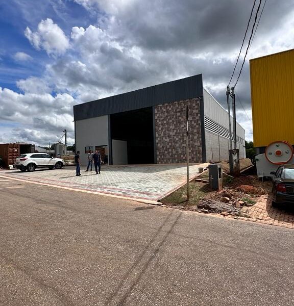 Frente outro angulo
